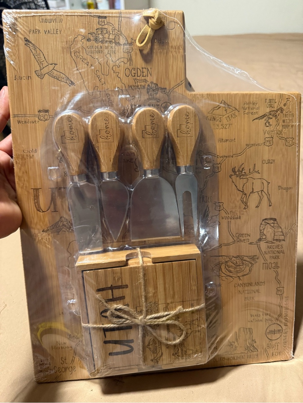 Bamboo Utah Destination cutting Board,puzzle coaster & cheese tool